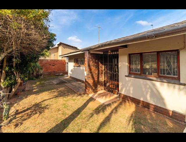 3 BEDROOM HOUSE FOR SALE IN BLUFF
